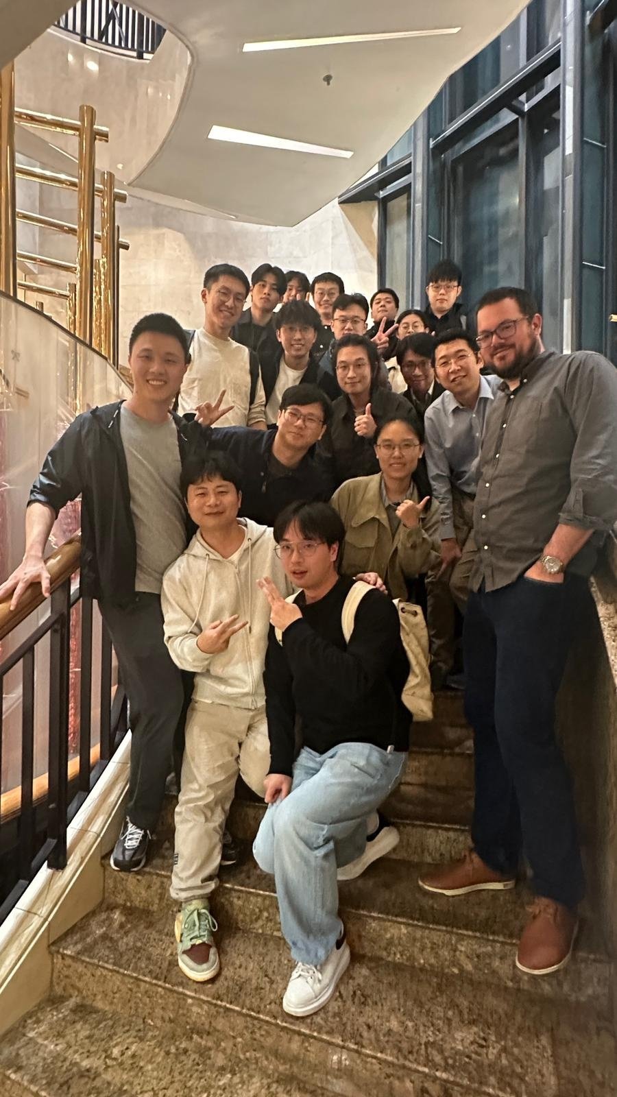 香港實驗室討論 封面